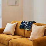 Elegant Apartment In The Center Of Como
